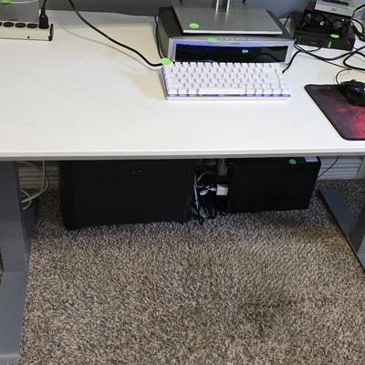 "Vari" Electric Adjustable Height Desk With Office Chair 