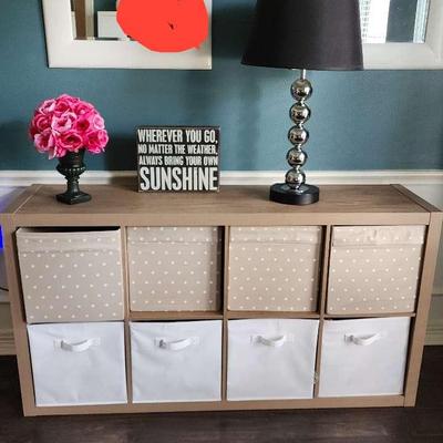 Shelving Unit With Lamp 