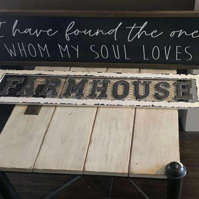 Farmhouse End Table With Wall Decor