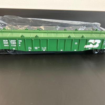 Lionel Burlington Northern PS-6 Gondola with Covers #577239