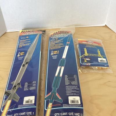 ESTES Model Rockets And Cradle Kits