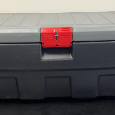 Rubbermaid 48 Gallon Lockable Storage Container