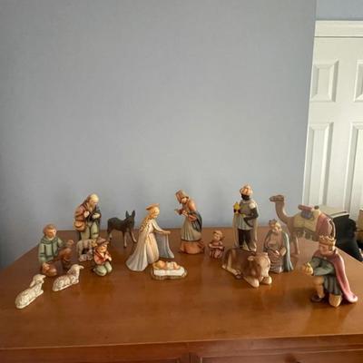 Vintage West German Hummel Nativity 