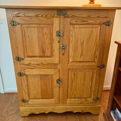 Wood cabinet