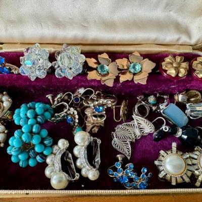 Costume jewlery
