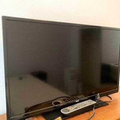 RCA 33" Television With Remote