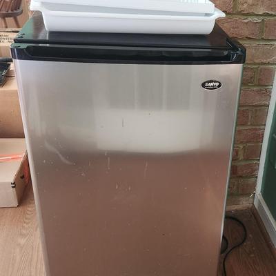 Sanyo Mini Fridge 