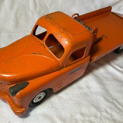 Vintage Pressed Metal Structo Toys Tow Truck 