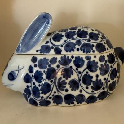 Vintage thai rabbit jar