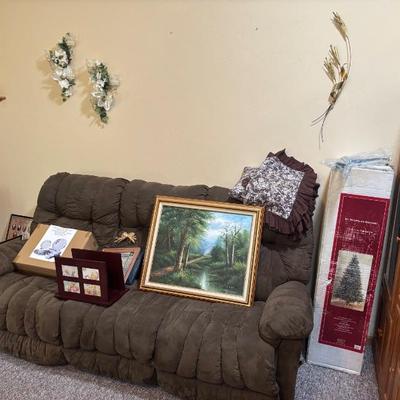 DUAL RCLING SOFA 