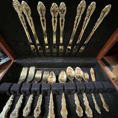 Golden Table Service