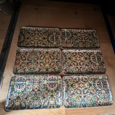 6 Small Trays