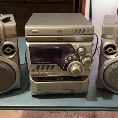 JVC Compact Component System MX-K5 Powers On