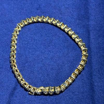 14k Gold Tennis Bracelet And Case TW 18.9 Grams