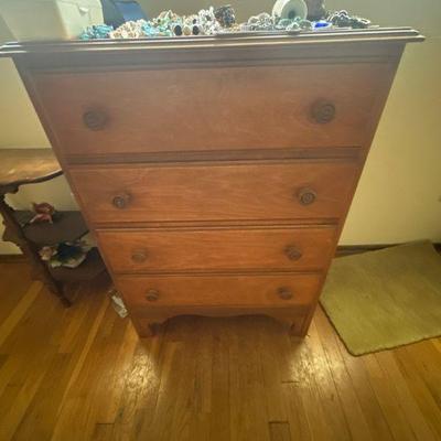 Dresser