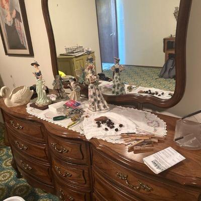 Broyhill dresser & mirror
