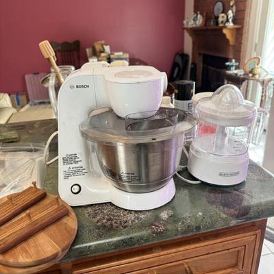 Kitchen mixer, juicer