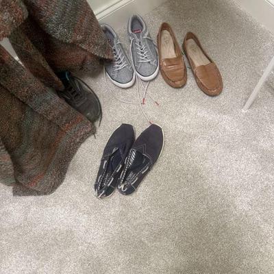 Sale Photo Thumbnail #176: Size 7