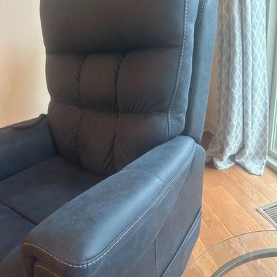 New lift chair