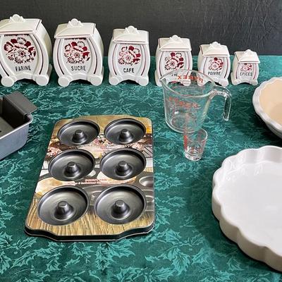 Canisters & Bakeware