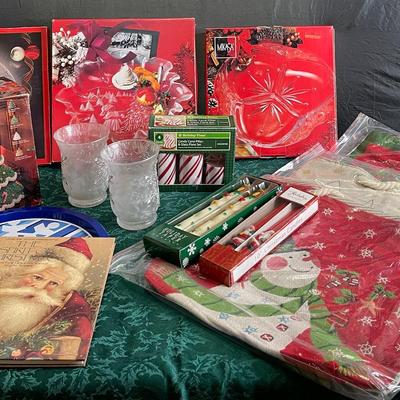 Christmas Servingware & Decor