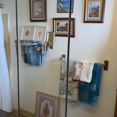 Bathroom Accessories And Decor