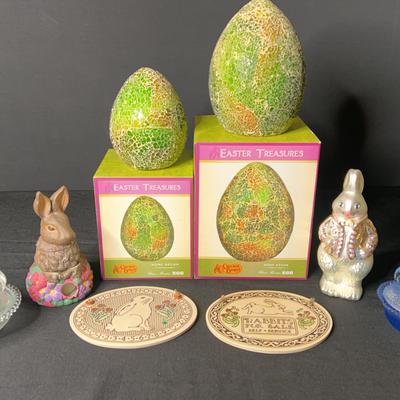 Somebunny Loves You! Easter And Bunny Decor