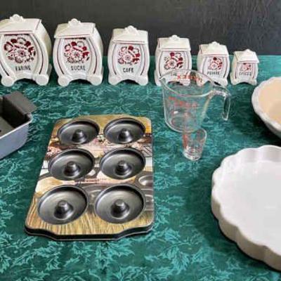 Canisters and bakeware