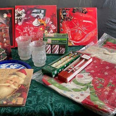 Christmas servingware and decor