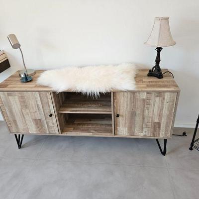 Very nice entertainment center