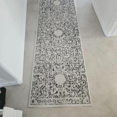 Beautiful Like New Area Rug
