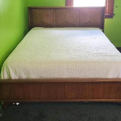 MCM Matching full-size bed & 9-Drawer dresser