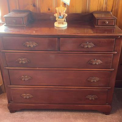 Matching Dresser & Nightstand Plus Lamps