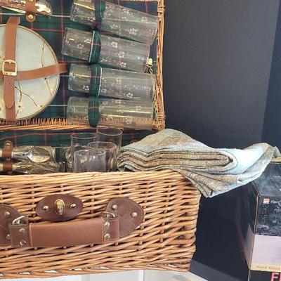 Picnic basket with accessories and fire pot
