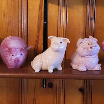 5 Pig Figurines Including 2 Banks
