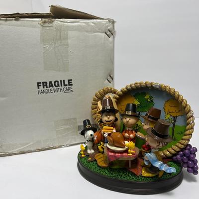 Danbury Mint Peanuts “Happy Thanksgiving Charlie Brown” Musical Figurine
