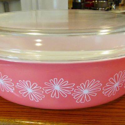 Sale Photo Thumbnail #25: Pyrex pink daisy 2 1/2 QT covered dish