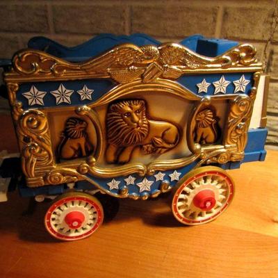 Jim Beam circus wagon decanter