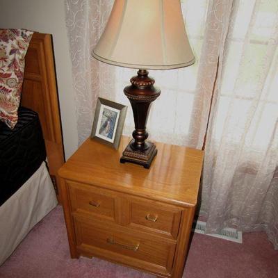 Pair Bernhardt nightstands