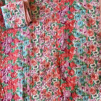 82" X 98" Polyester Floral Bed Spread With (2) Matching Pillow Cases