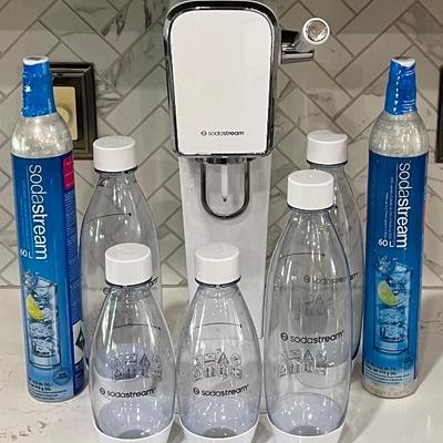 SodaStream Sparkling Water Maker With (2) Sealed CO2 Cylinders And (5) Bottles