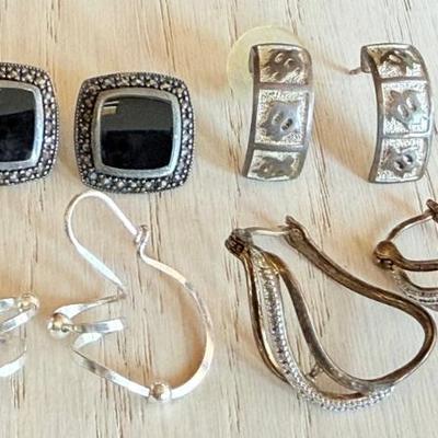 (4) Pairs Of Sterling Silver Earrings - Black Onyx - Twist - Clear Stone - Half Hoop Turtles - Weight 16.1 Grm