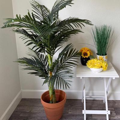 58" Faux Palm In Terracotta Pot With White Folding Table And 3 Flower Arrangements