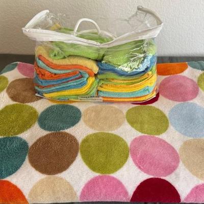 72" X 100" Polka Dot Blanket And Microfiber Wash Rags