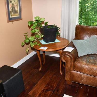 076 living room