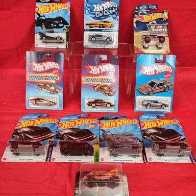 Hot Wheels Cool Classics '84 Mustang SVO W/ HW Car Collection