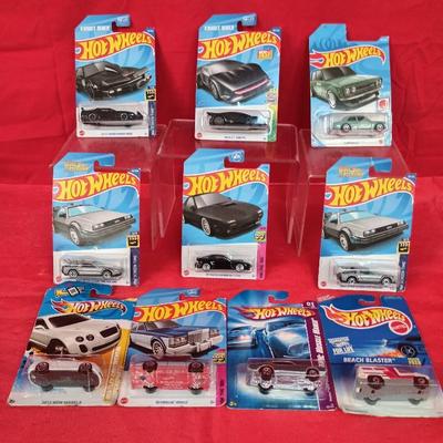 Hot Wheels J-Imports '71 Datsun 510 Toy Car W/ HW Car Collection
