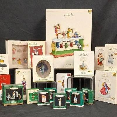 Hallmark Keepsake Decor - Disney and More 