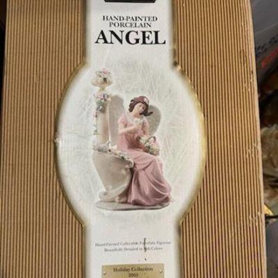 2005 Members Mark Holiday Collection HAND PAINTED PORCELAIN ANGEL FIGURINE 12"
YMA SALE
$20