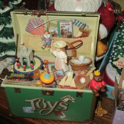 Steffans xmas toy chest